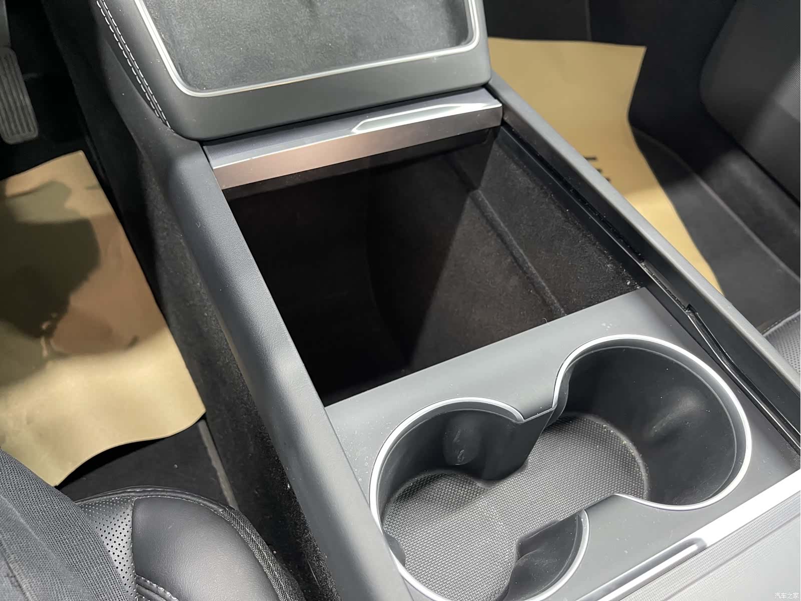 Tesla Model Y, 2025 20