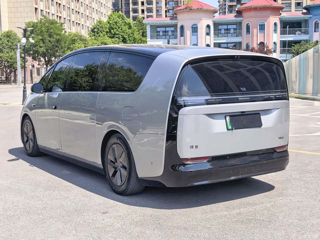 Li Auto MEGA, 2024 23