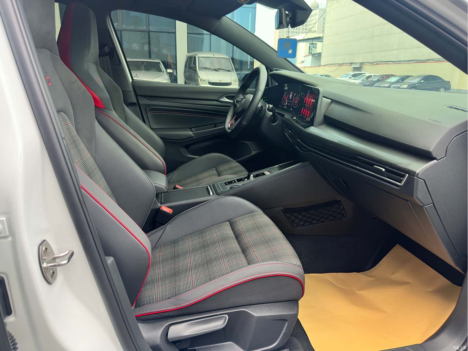 Volkswagen Golf, 2022 10