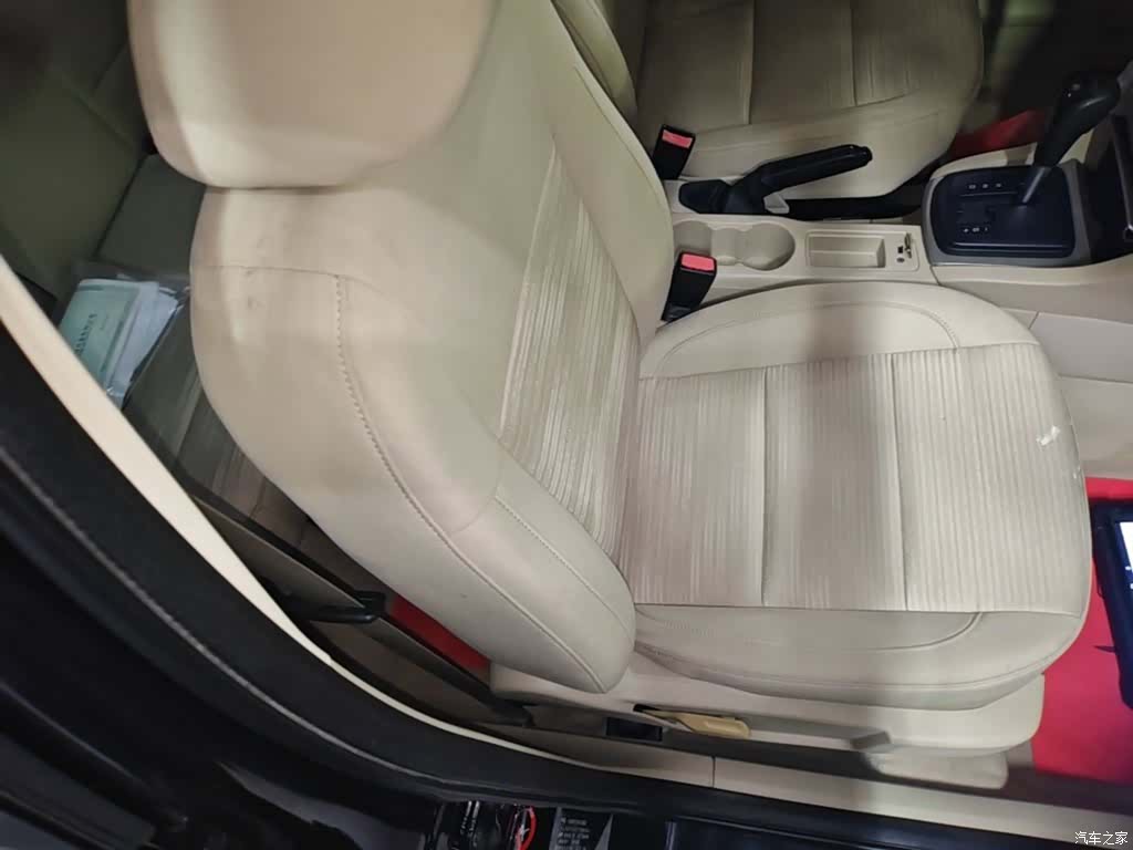 Ford Focus, 2014 25
