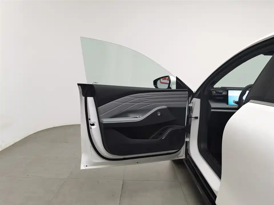 Geely Galaxy Galaxy E8