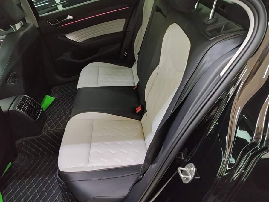 Volkswagen Magotan 2025, фото 17