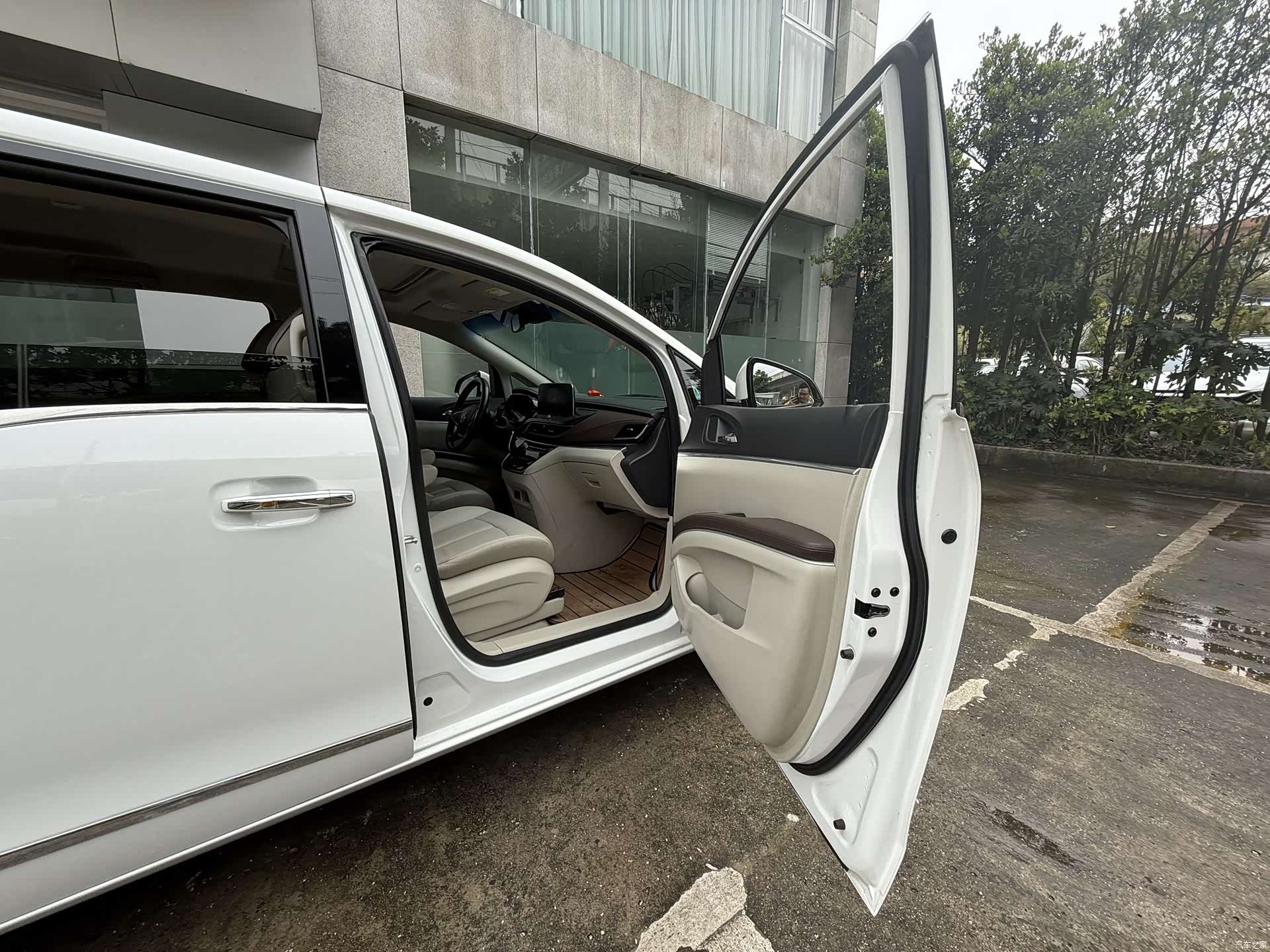 Buick GL8, 2021 11