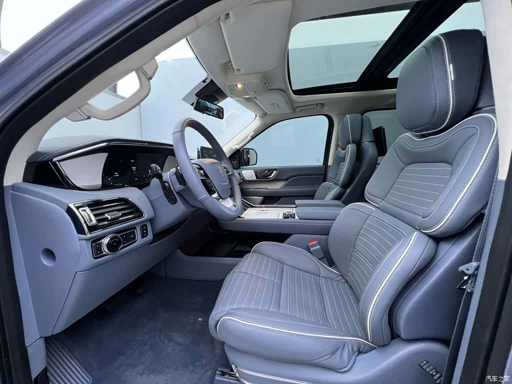 Lincoln Navigator, 2019 12