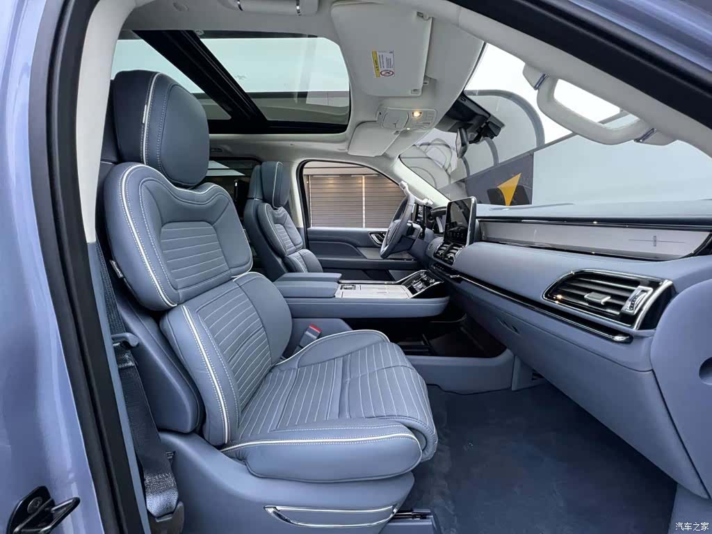 Lincoln Navigator, 2019 16