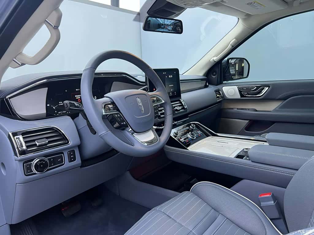 Lincoln Navigator, 2019 17