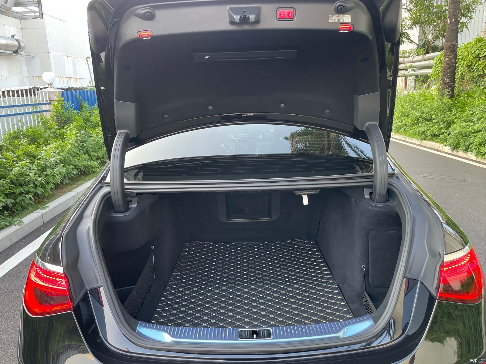 Mercedes-Benz S-Class, 2024 20