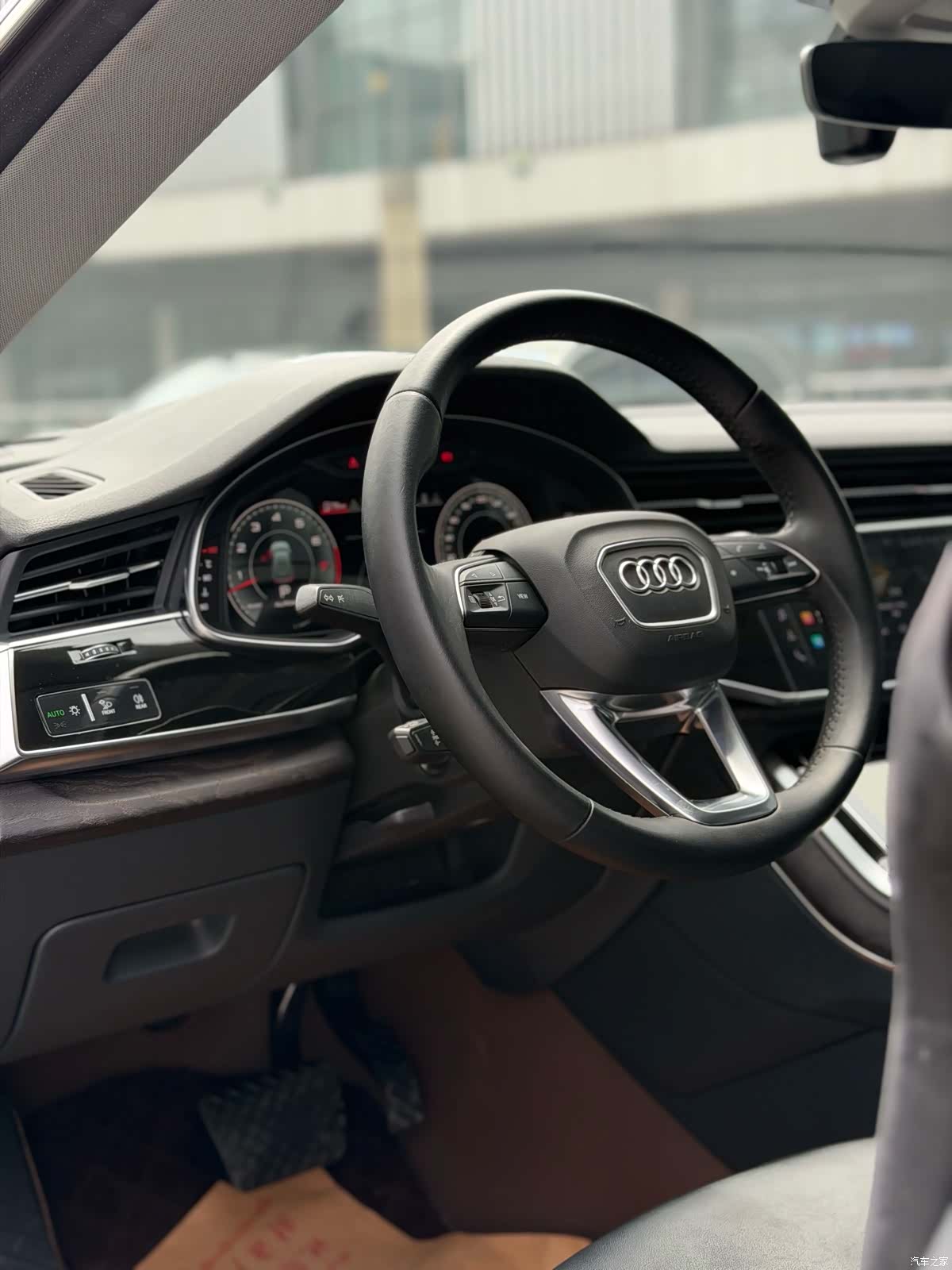 Audi Q8, 2021 8