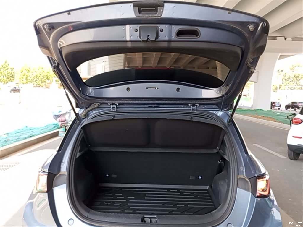 BYD Dolphin, 2025 19