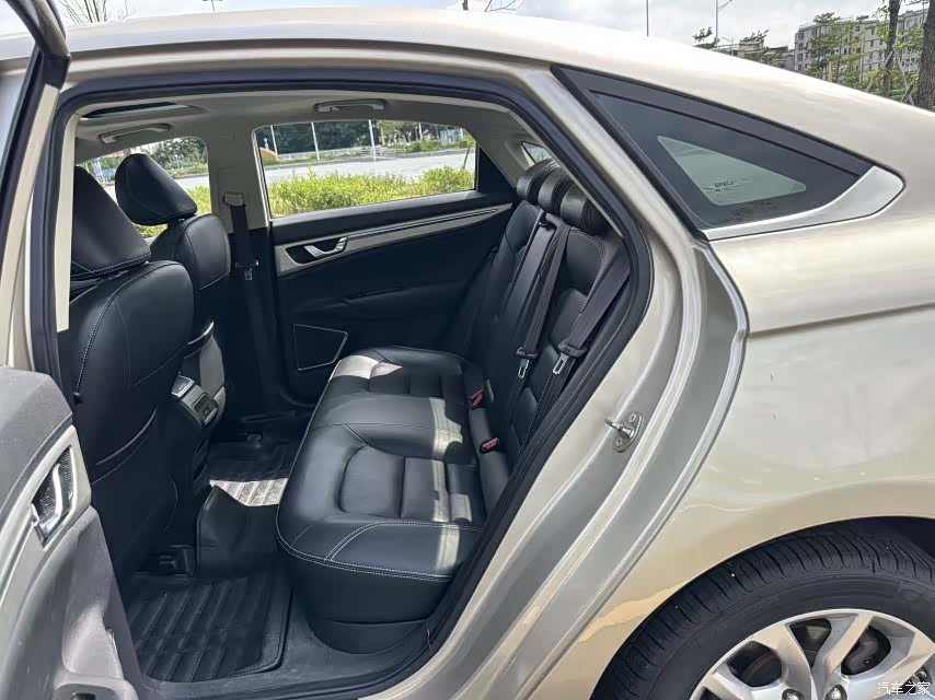 Geely Emgrand, 2017 8