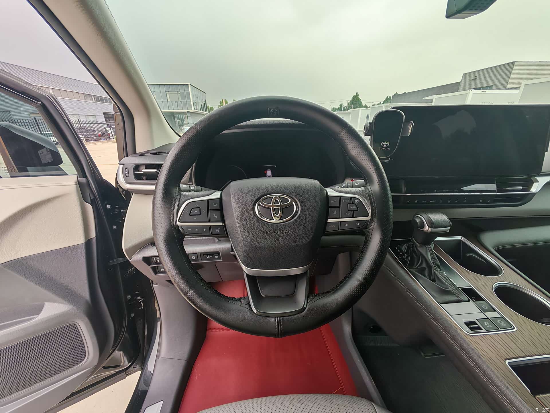 Toyota Granvia, 2024 8