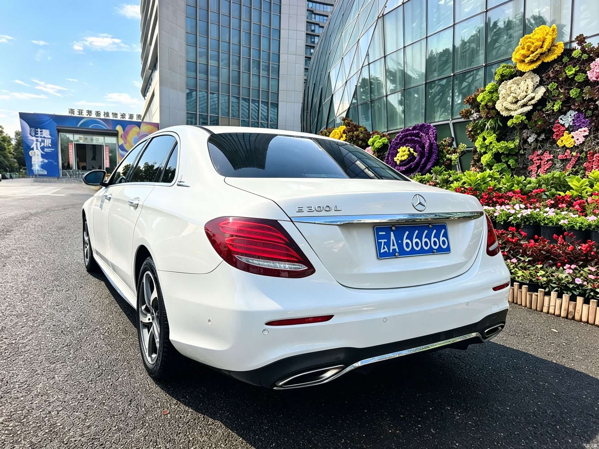 Mercedes-Benz E-Class, 2019 4