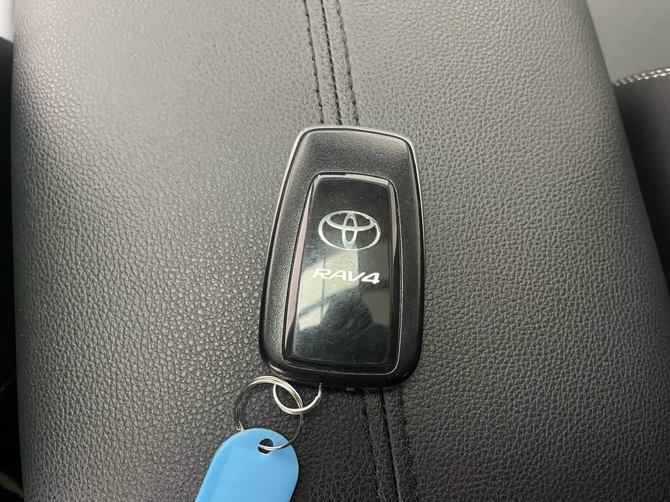 Toyota RAV4 Rongfang