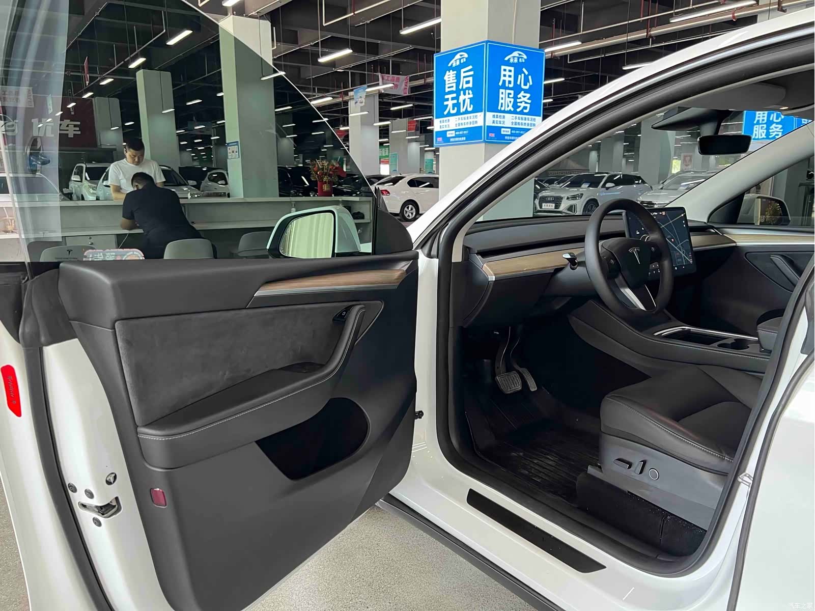 Tesla Model Y, 2021 4