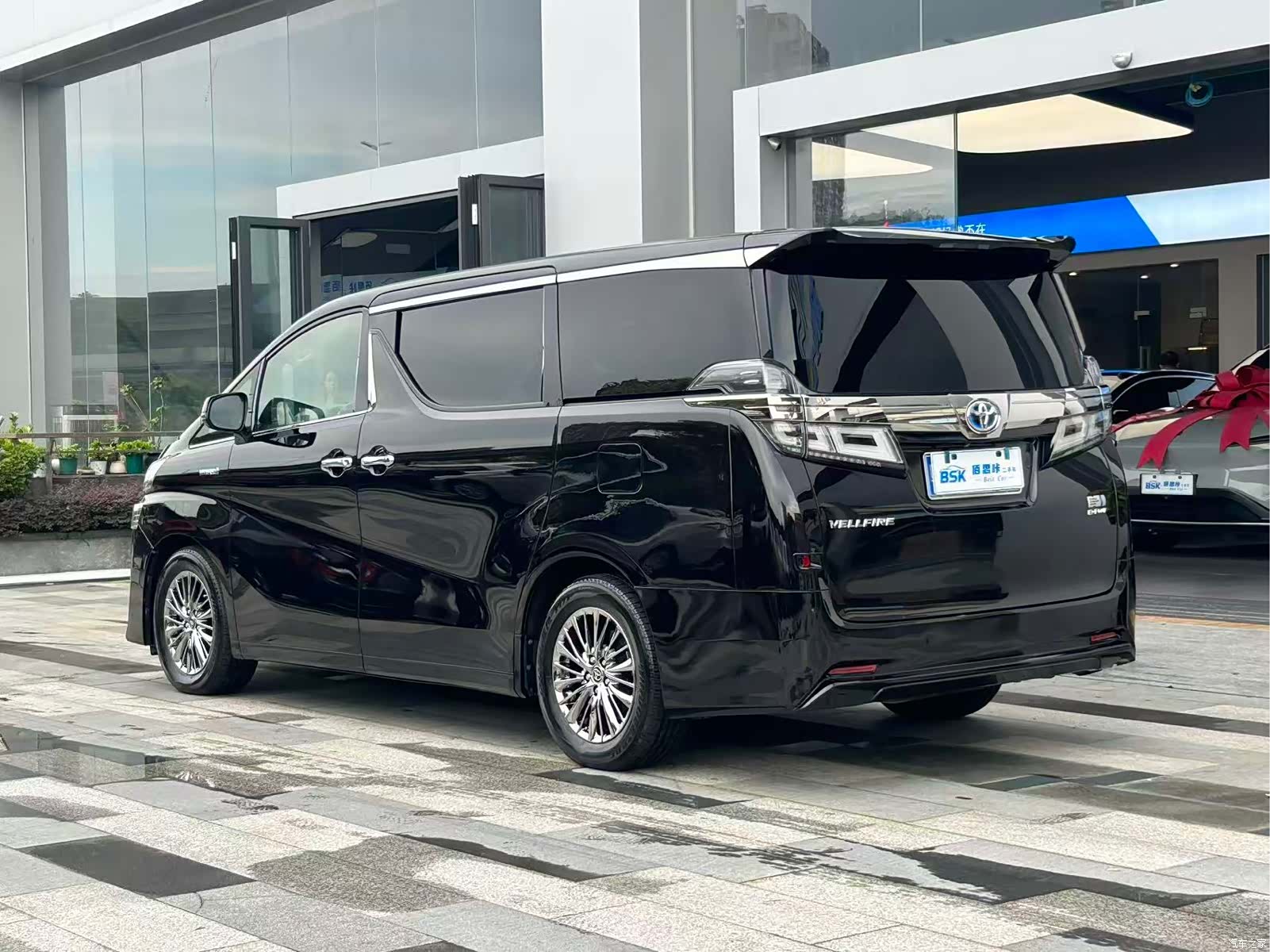 Toyota Vellfire, 2020 6