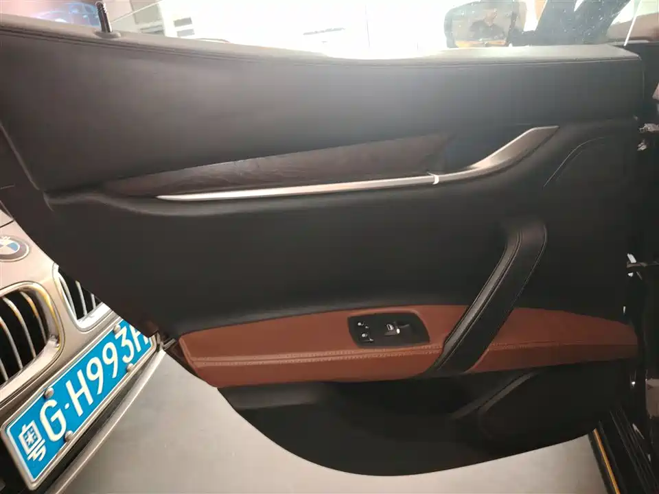 Maserati Ghibli Maserati Ghibli