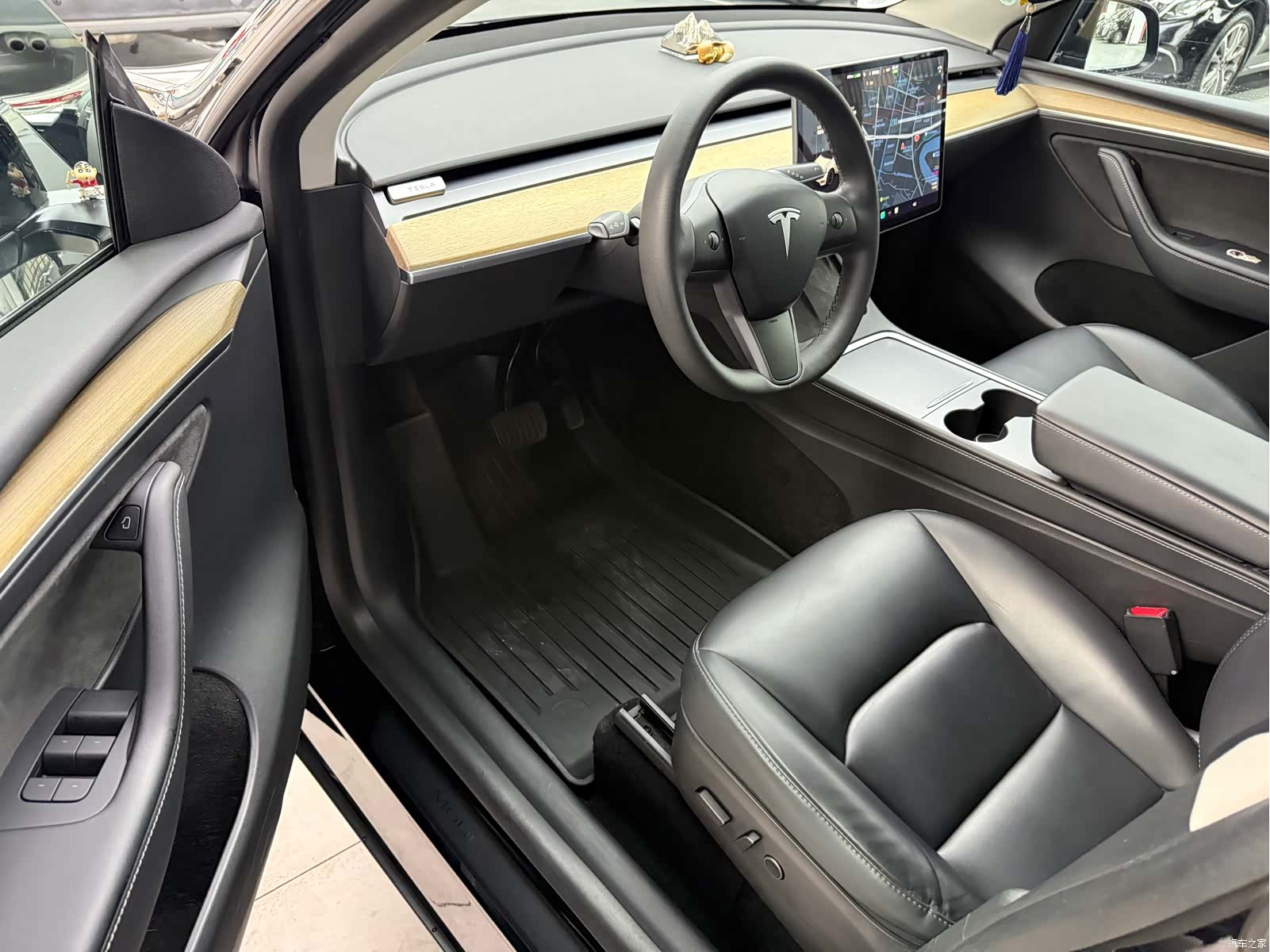Tesla Model Y, 2021 все фото