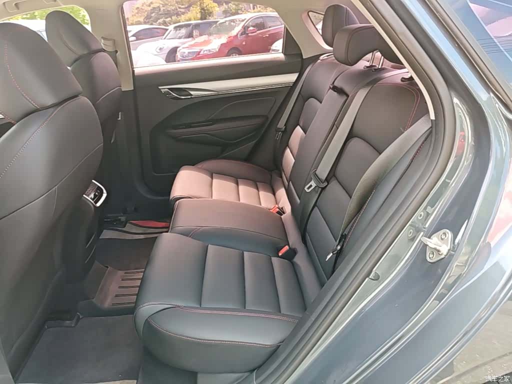 Geely Binray, 2019 17