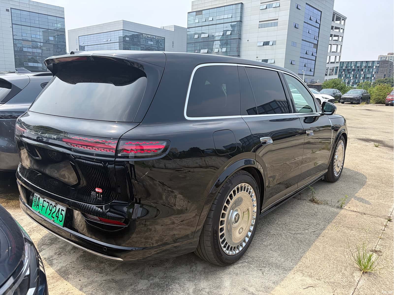 Voyah Taishan, 2025 9