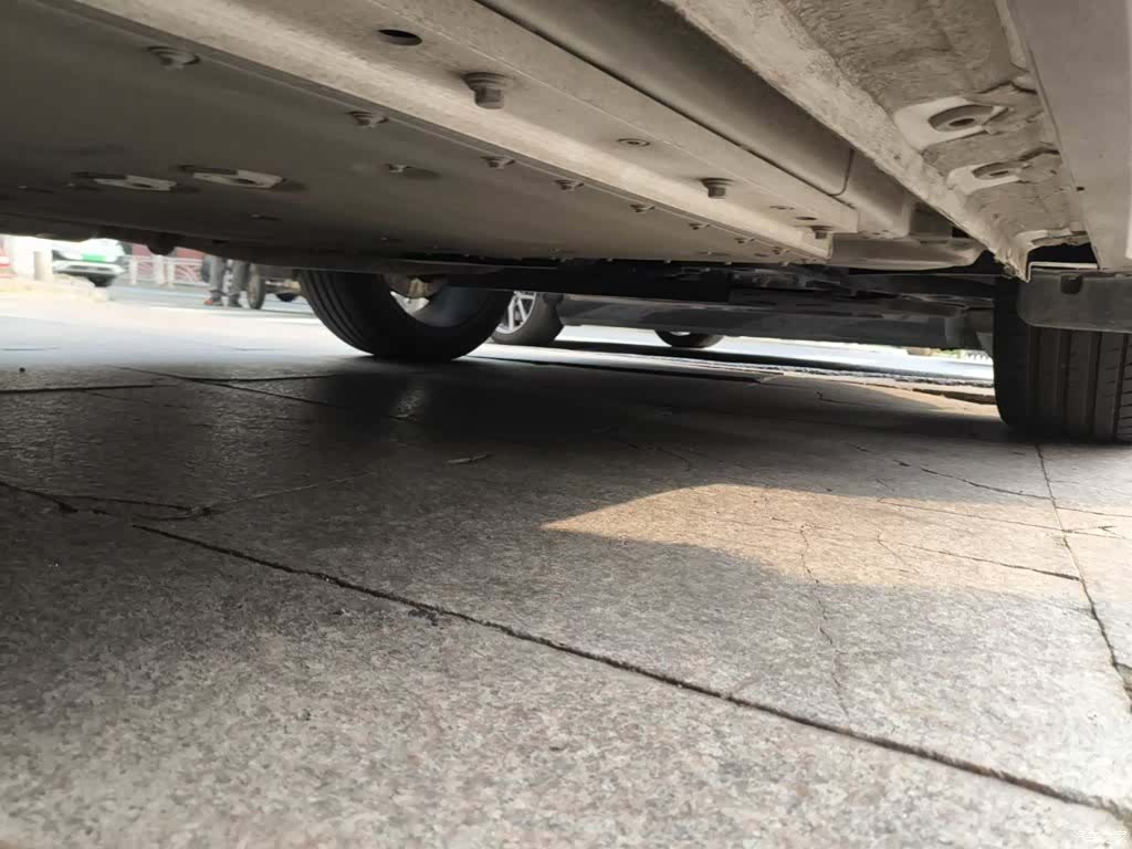 Geely Galaxy L7, 2023 17
