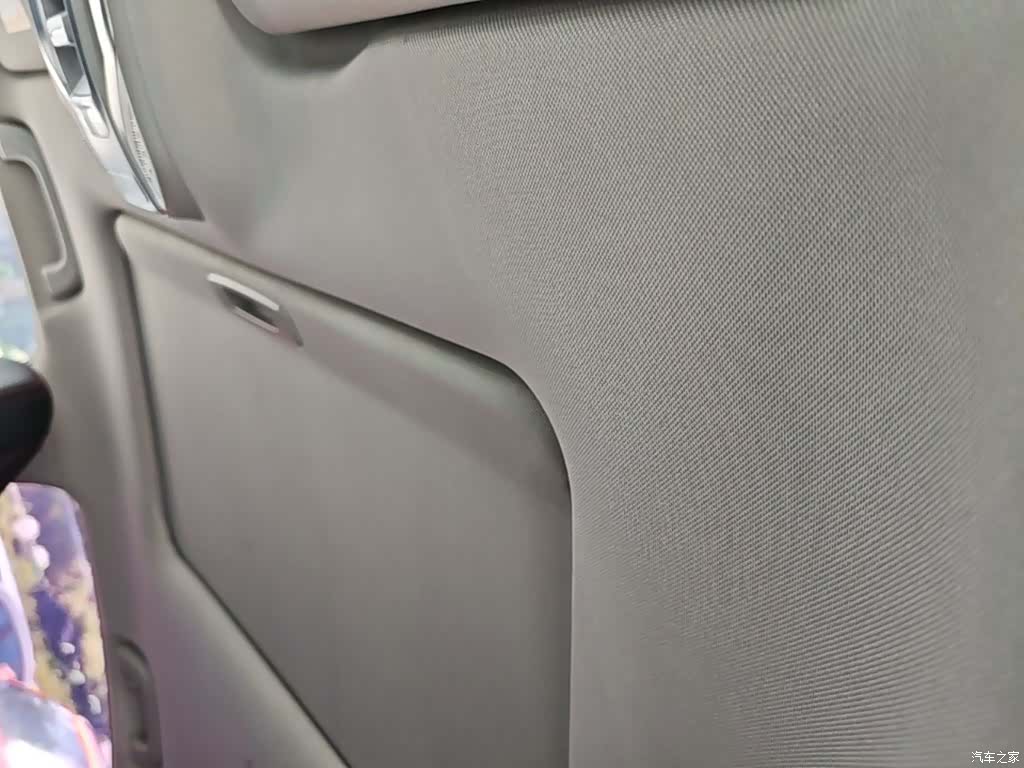 Geely Binray, 2019 18