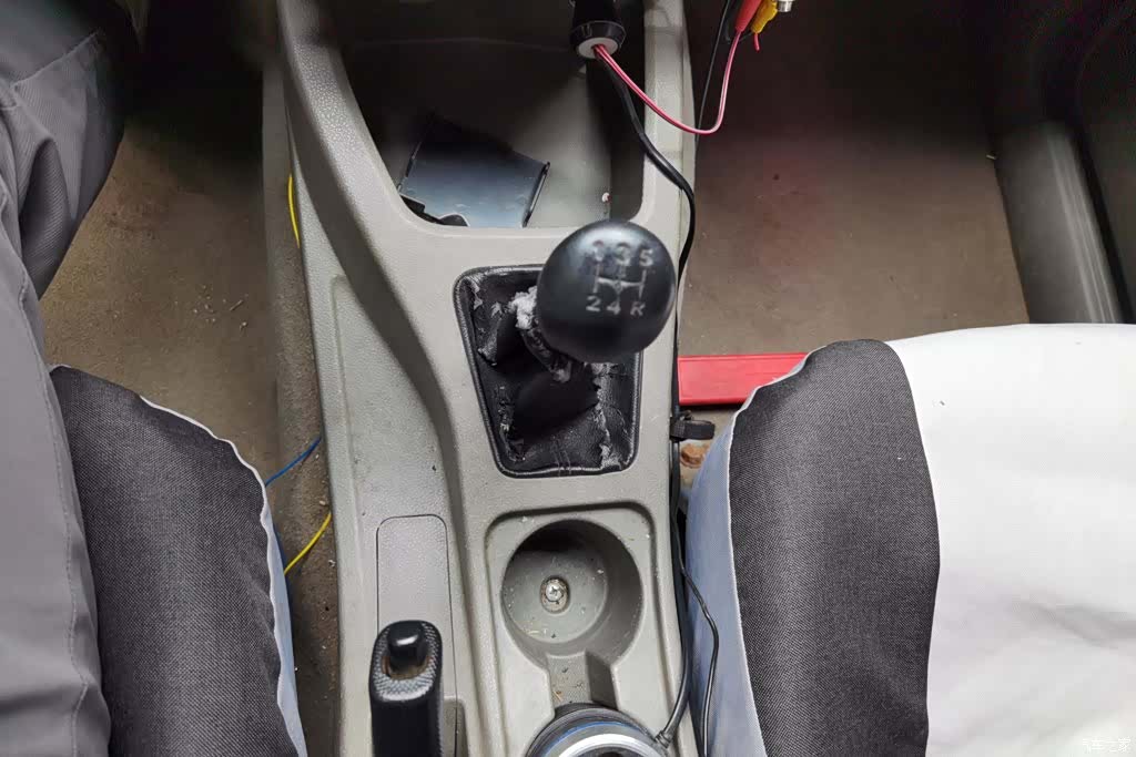 Wuling V, 2017 16