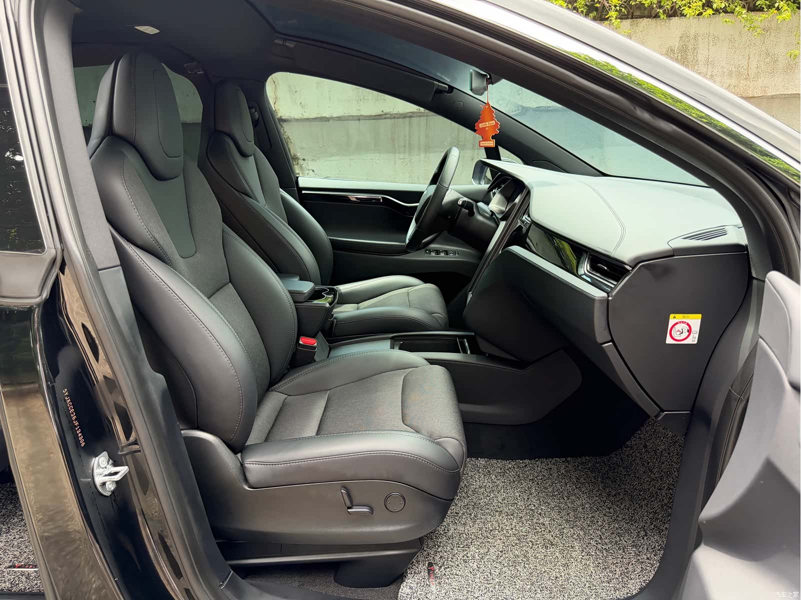 Tesla Model X, 2019 14