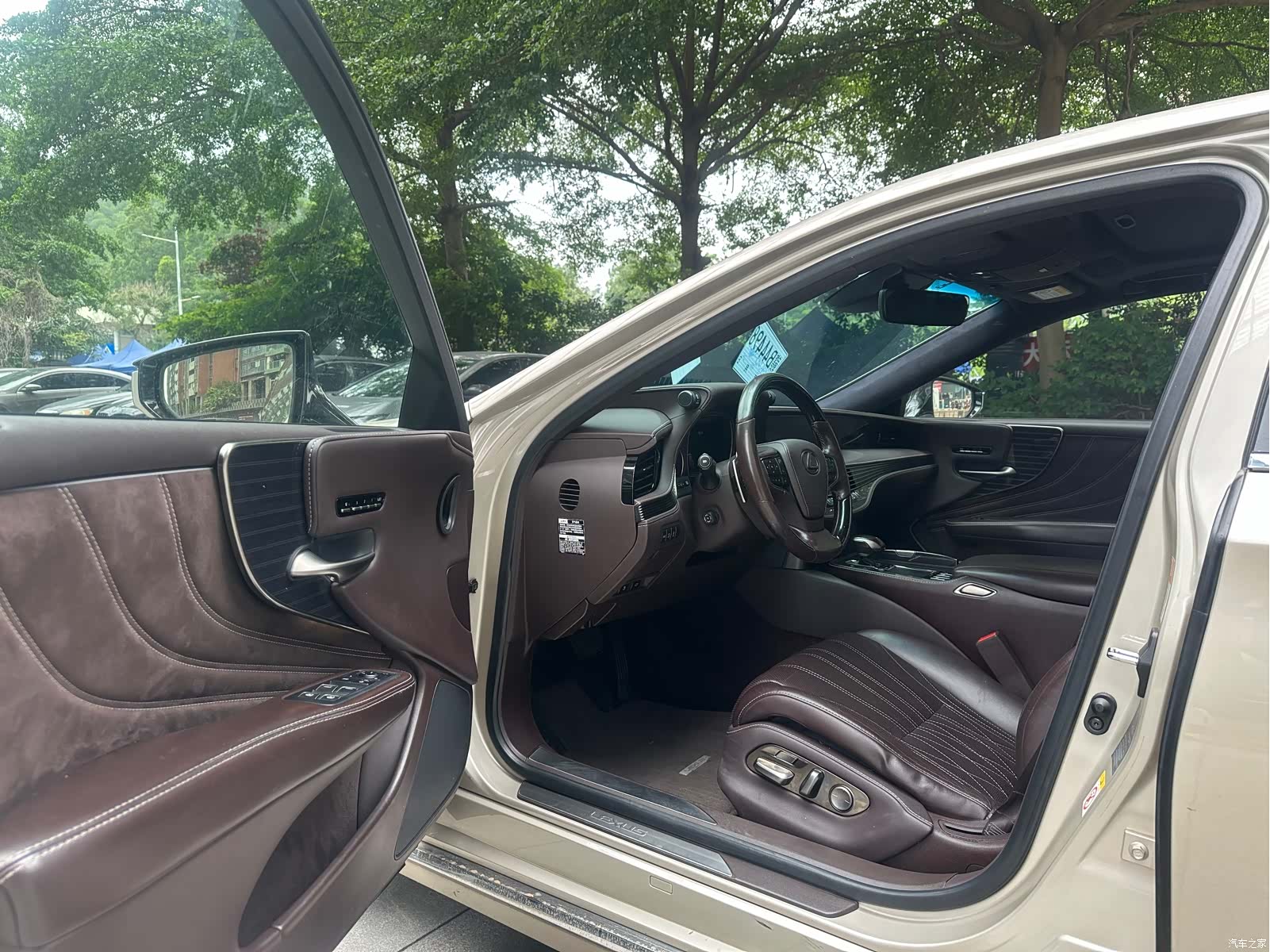Lexus LS, 2018 4