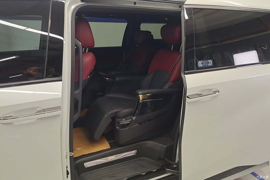 Trumpchi M8, 2023 11