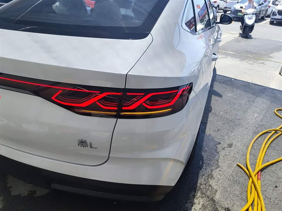BYD Qin L BYD Qin L