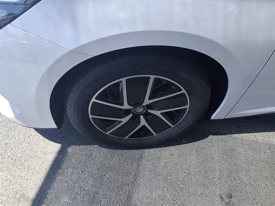 BYD Qin L BYD Qin L
