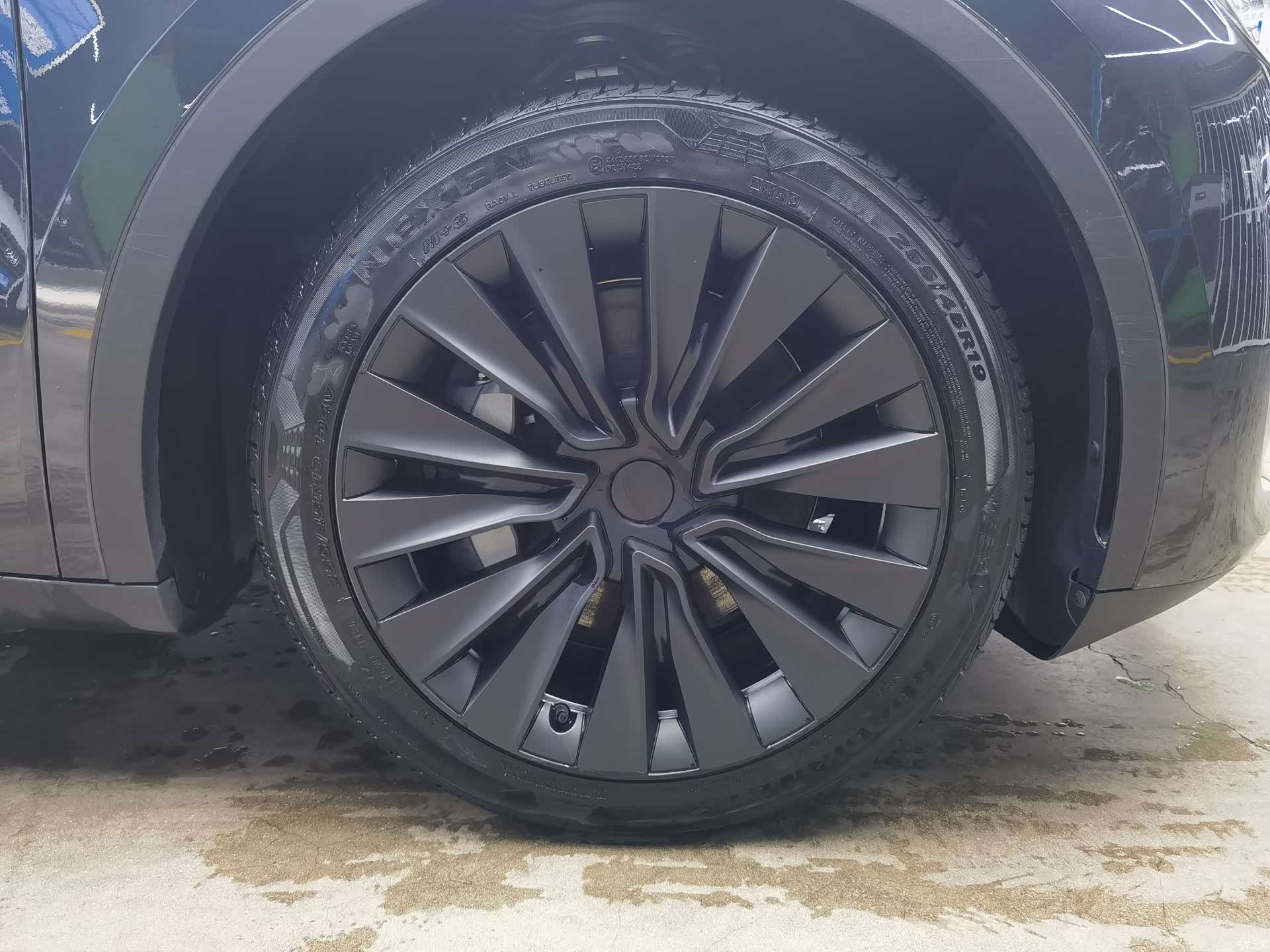 Tesla Model Y, 2024 17