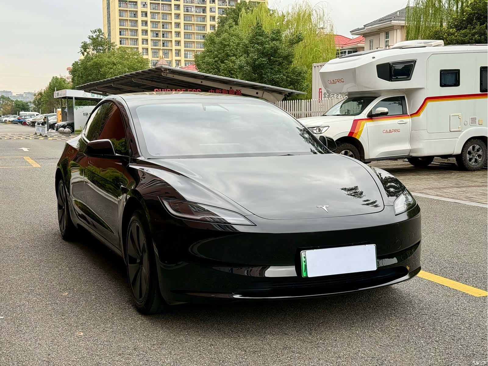Tesla Model 3, 2025 3