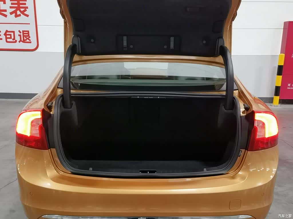 Volvo S60, 2015 16