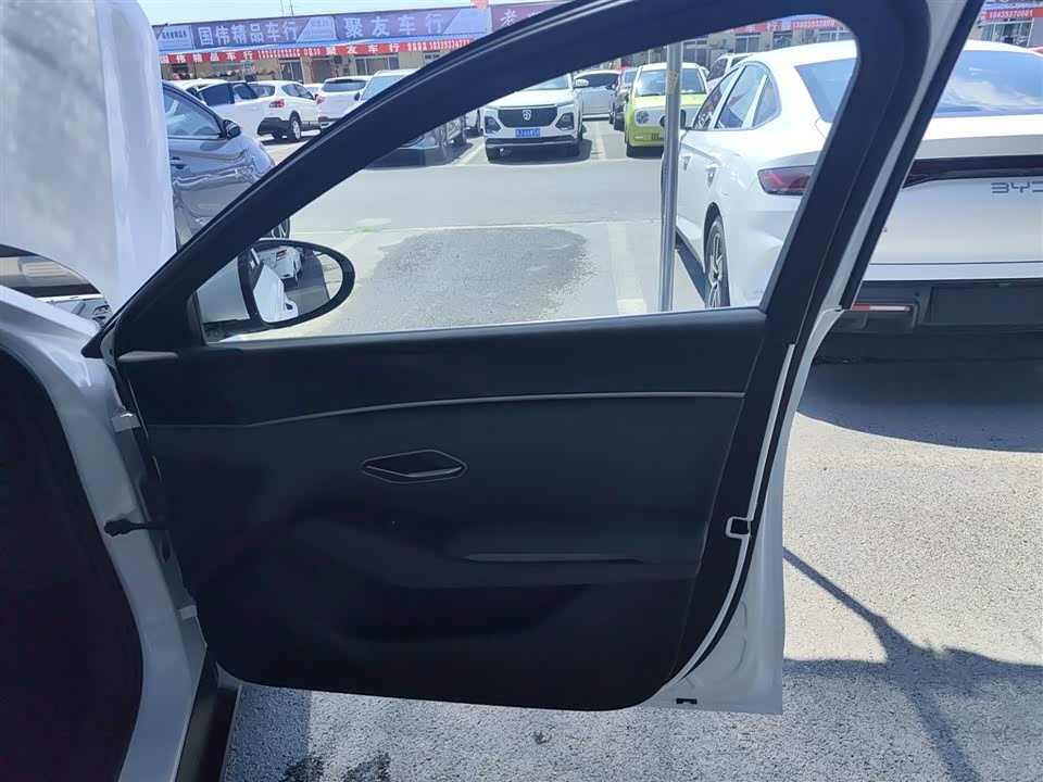 BYD Qin L BYD Qin L