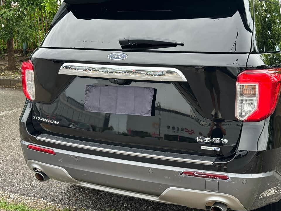 Ford Explorer Ford Explorer