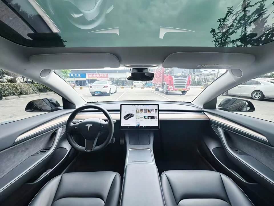 Tesla Model 3 Tesla Model 3