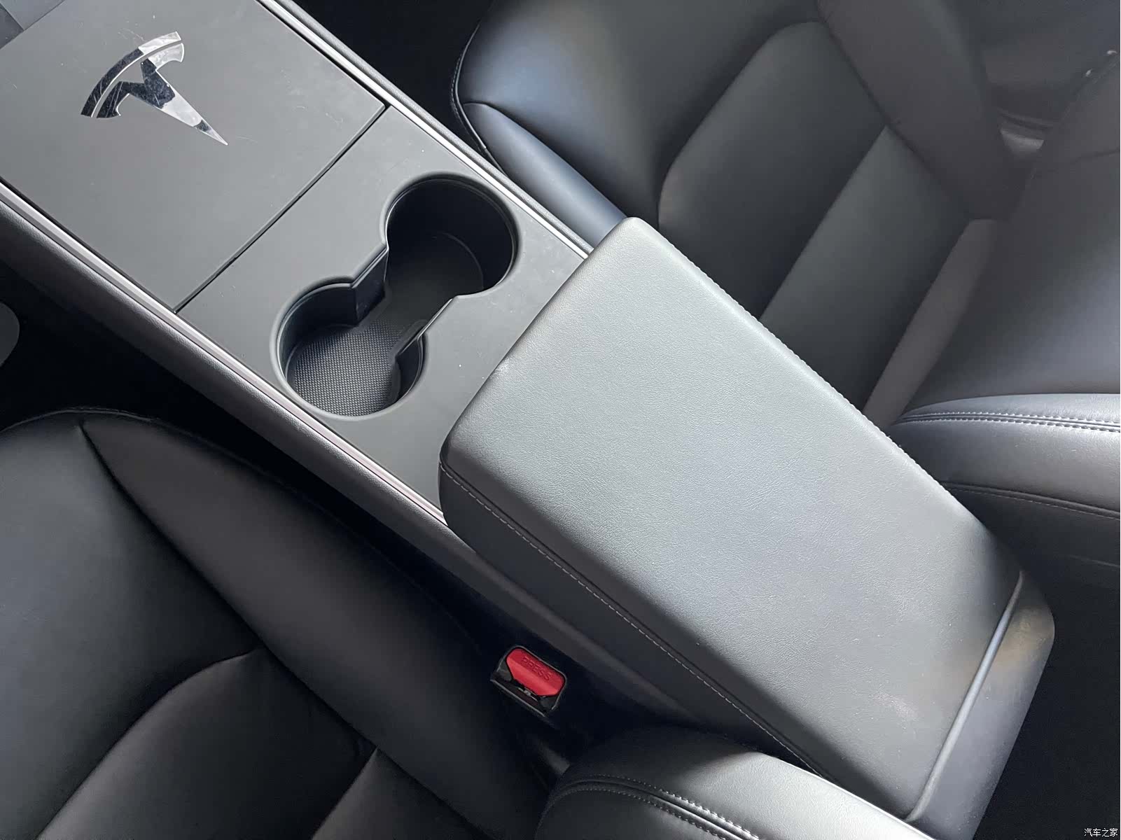 Tesla Model 3, 2020 11