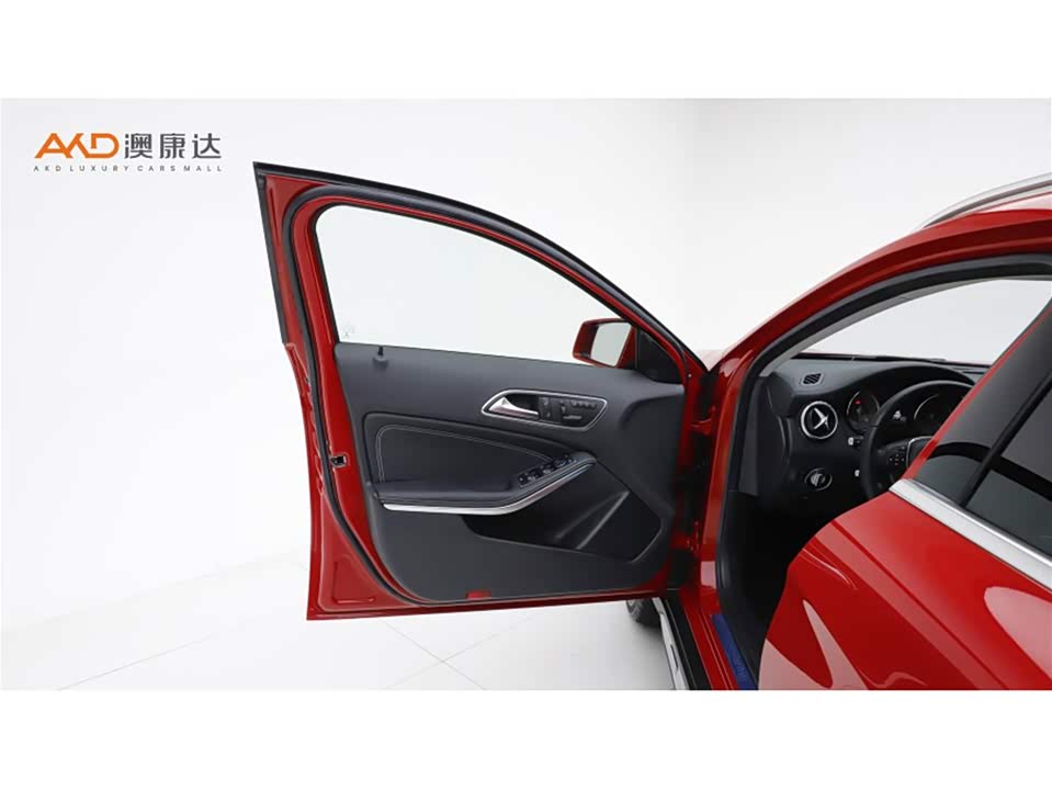 Mercedes-Benz GLA Mercedes-Benz GLA