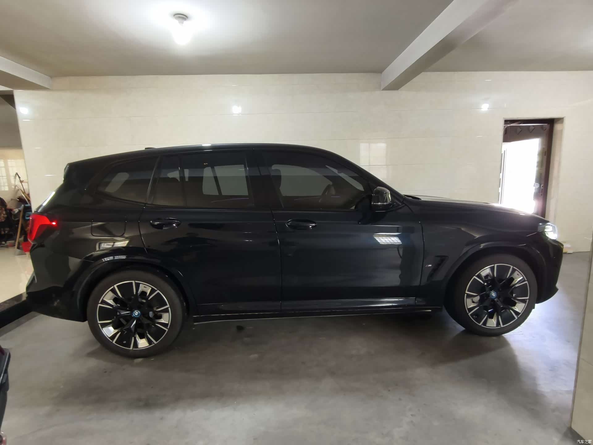 BMW iX3, 2024 4