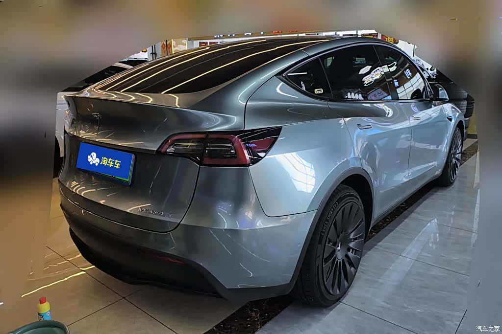 Tesla Model Y, 2022 3