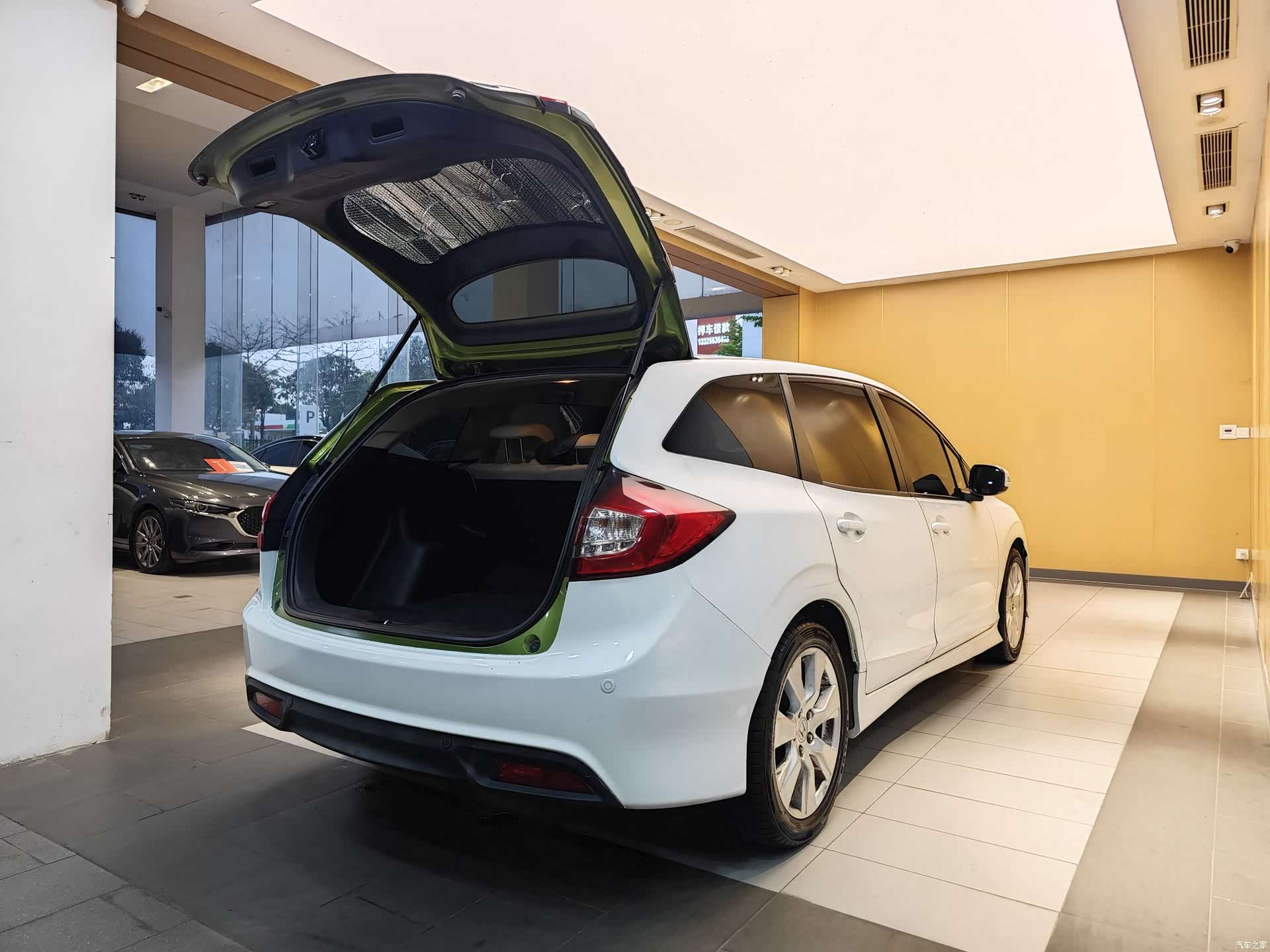 Honda Jade, 2014 30