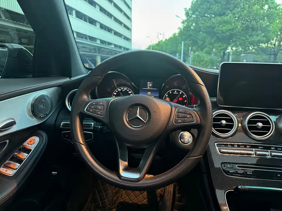 Mercedes-Benz GLC Mercedes-Benz GLC