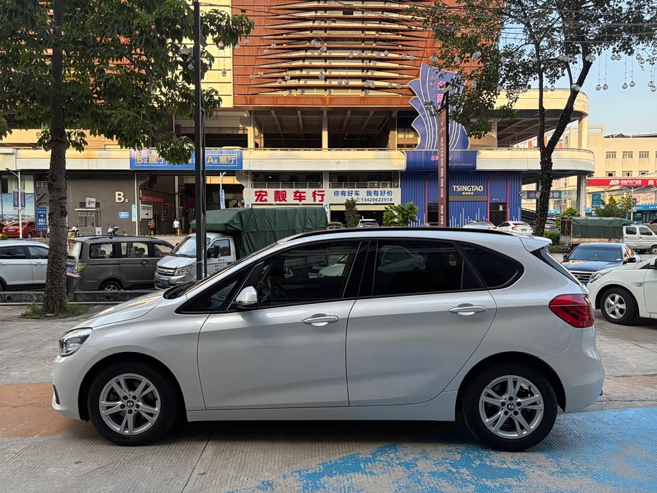BMW 2 series station wagon