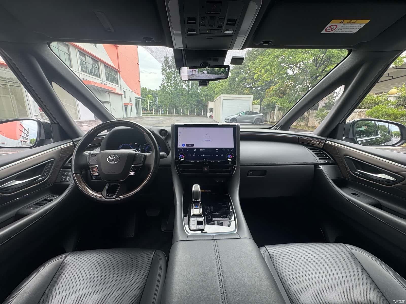 Toyota Alphard, 2023 12