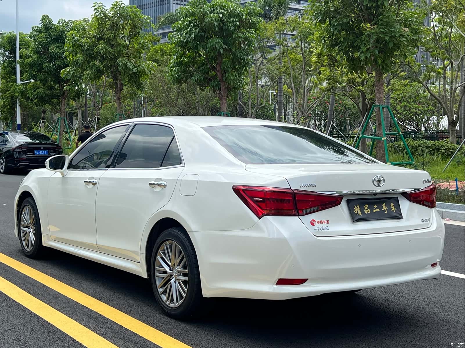 Toyota Crown, 2017 4