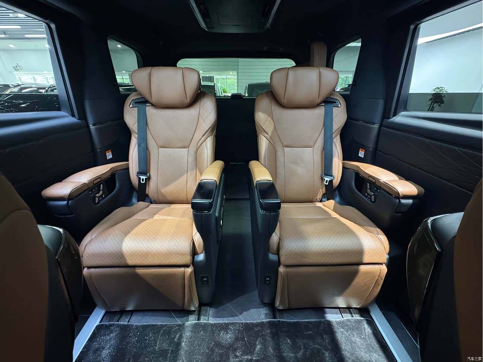 Toyota Vellfire, 2023 19