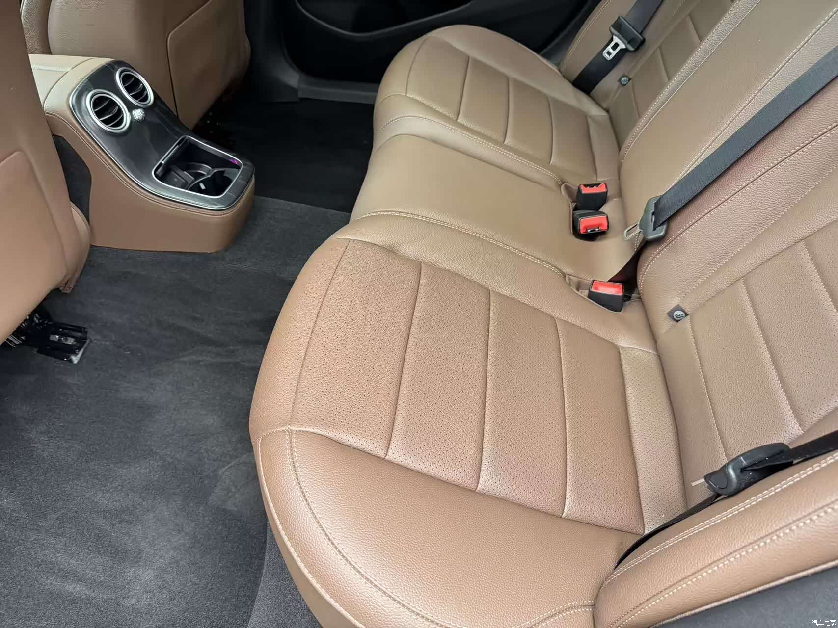 Mercedes-Benz E-Class, 2023 11