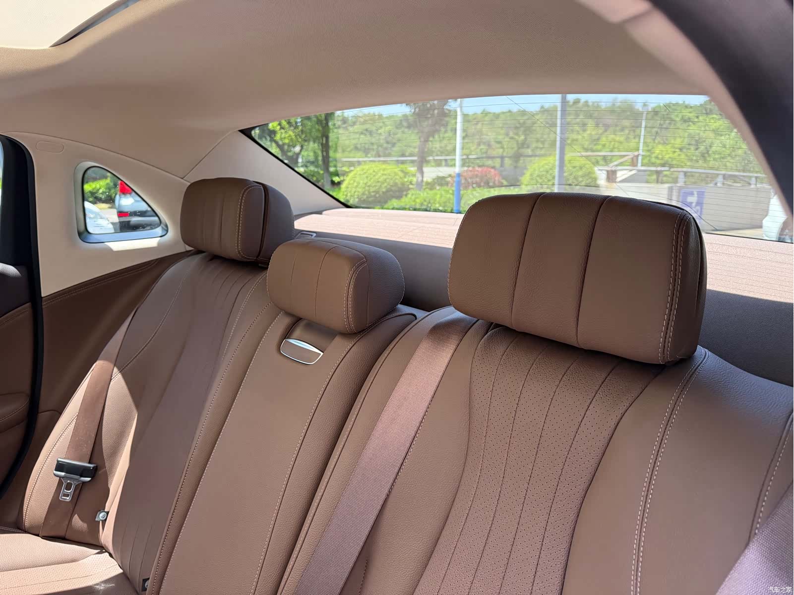 Mercedes-Benz E-Class, 2020 36