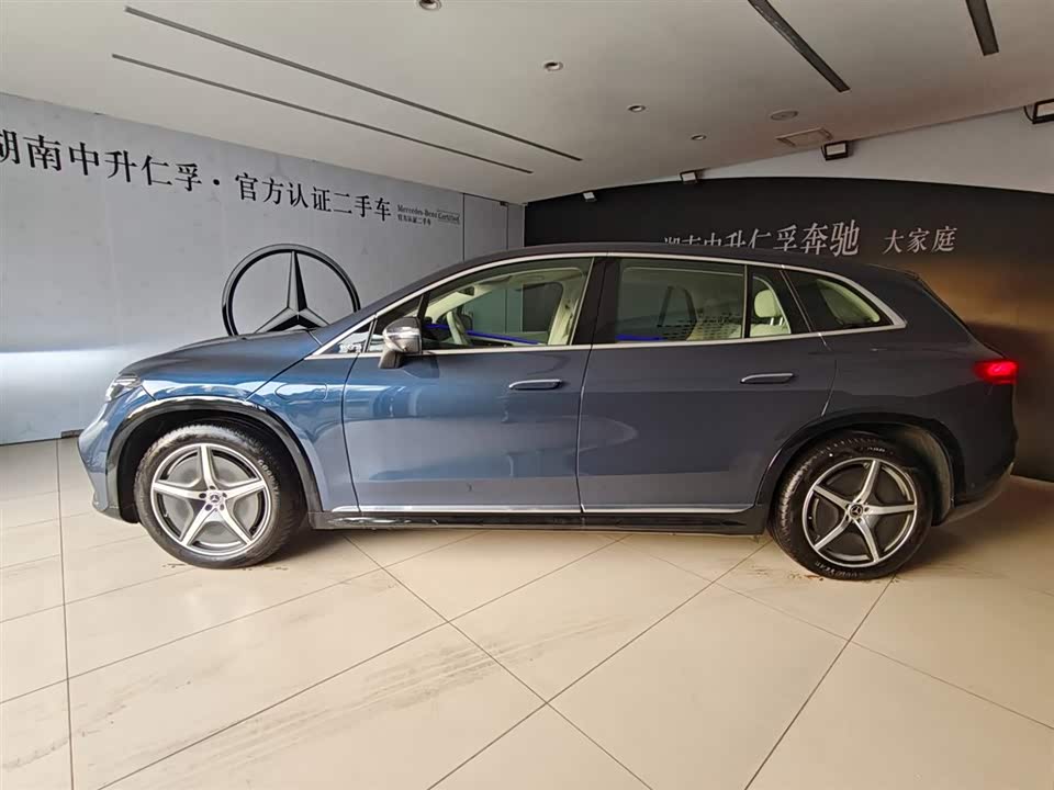 Mercedes-Benz EQS SUV